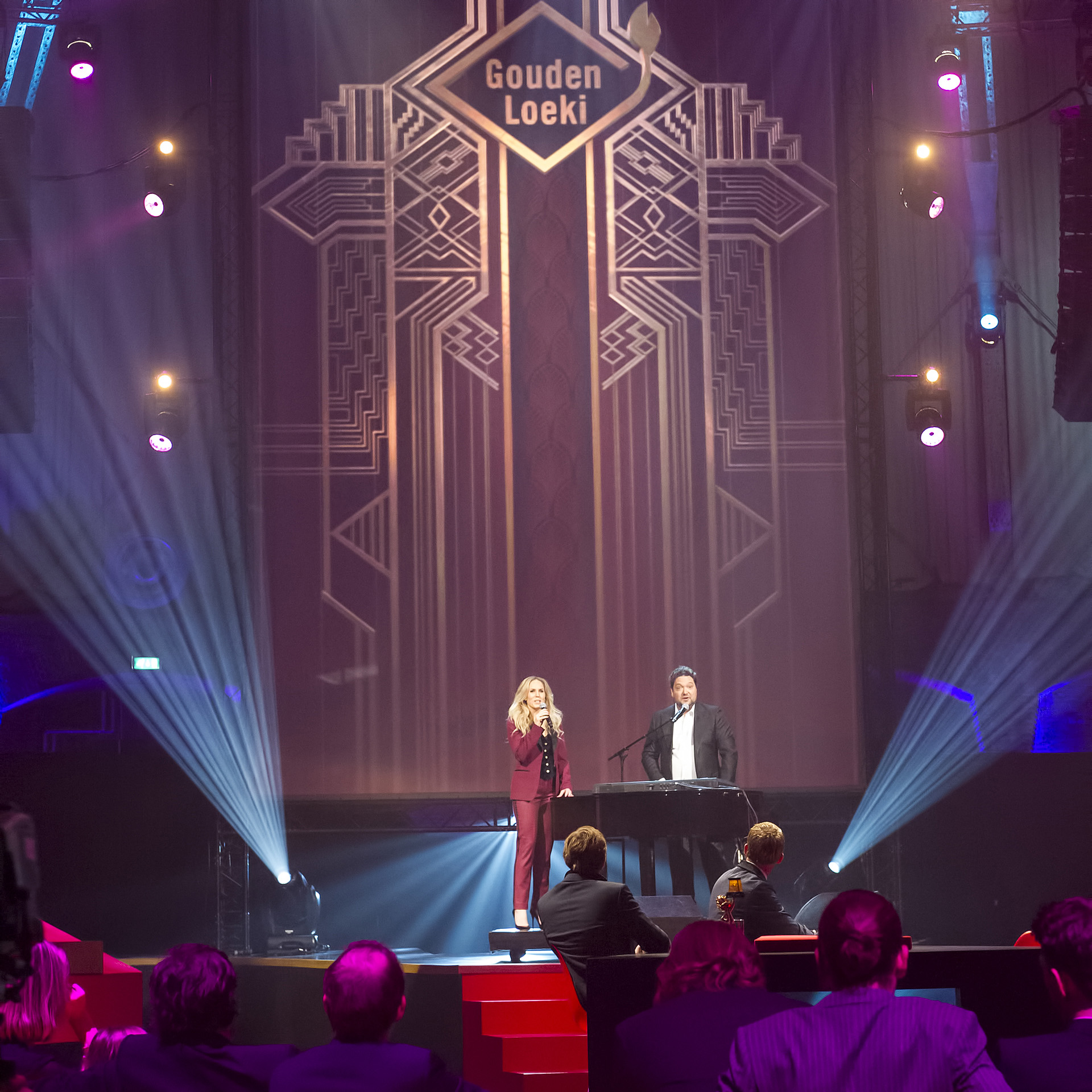 photo of one of the live performances during the show